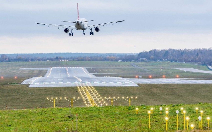 Litva aeroportunda uçuşlar müvəqqəti dayandırılıb