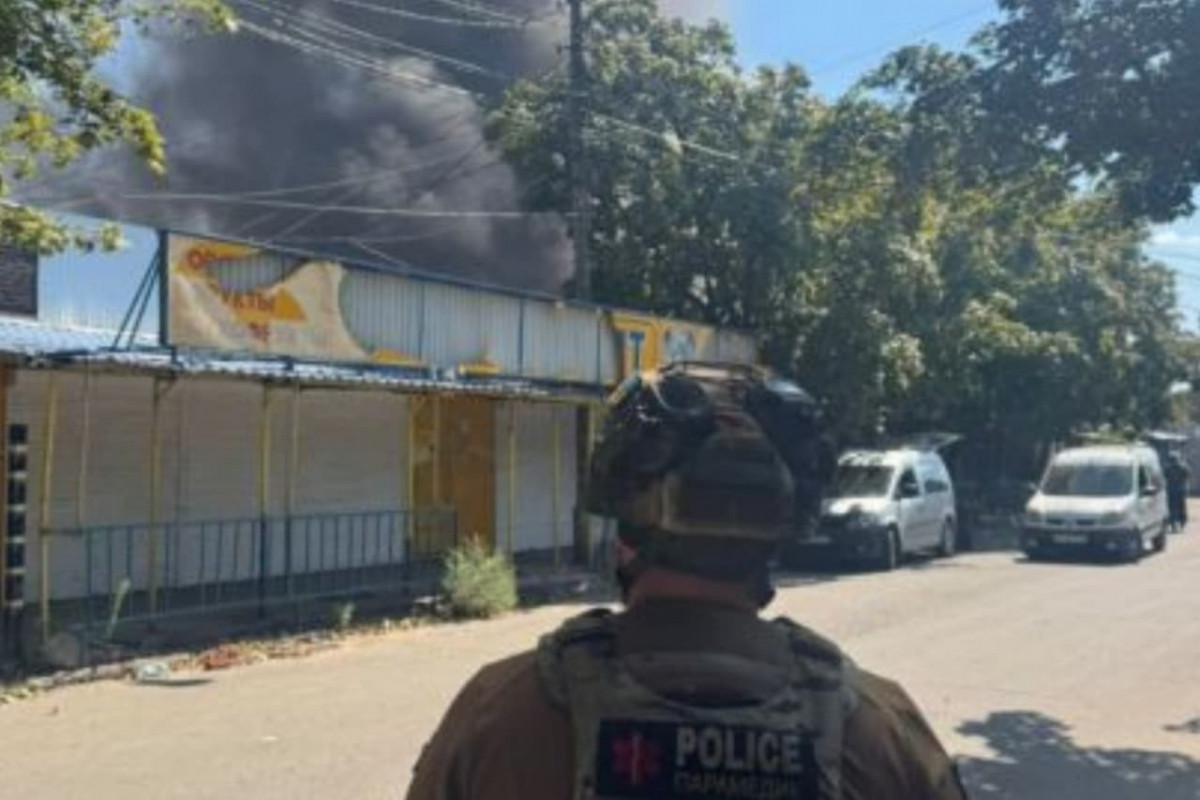 Donetskdə bazara raket zərbələri endirildi - Ölən və yaralananlar var
