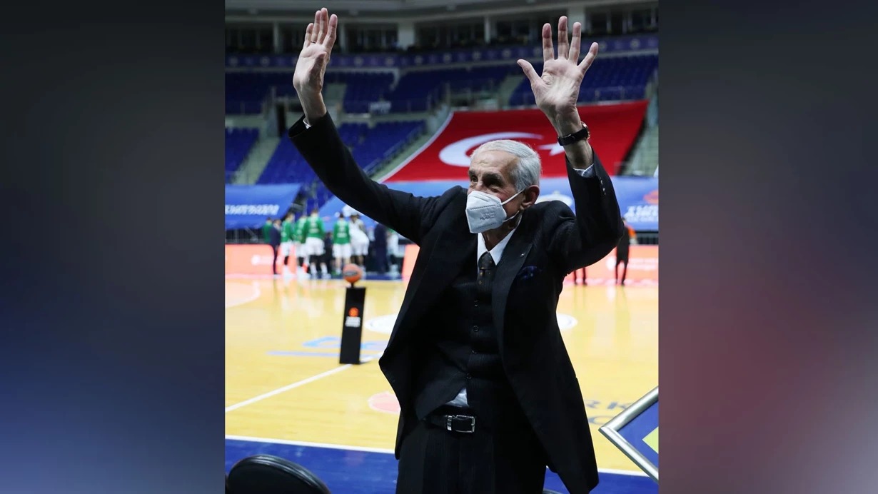 Əfsanəvi basketbolçu vəfat etdi