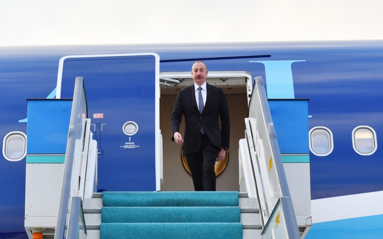 İlham Əliyev Türkmənistana getdi