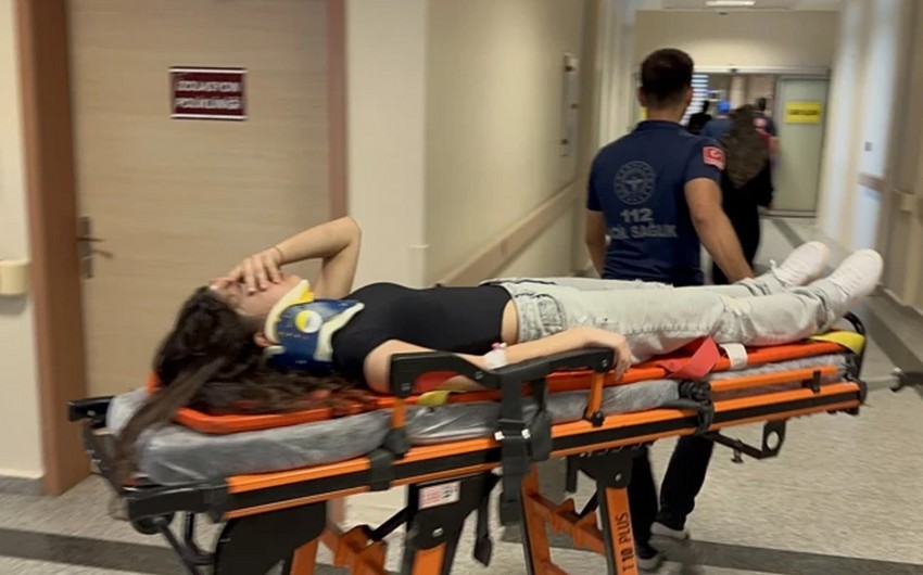 Türkiyədə ağır yol qəzasında səkkiz nəfər yaralanıb