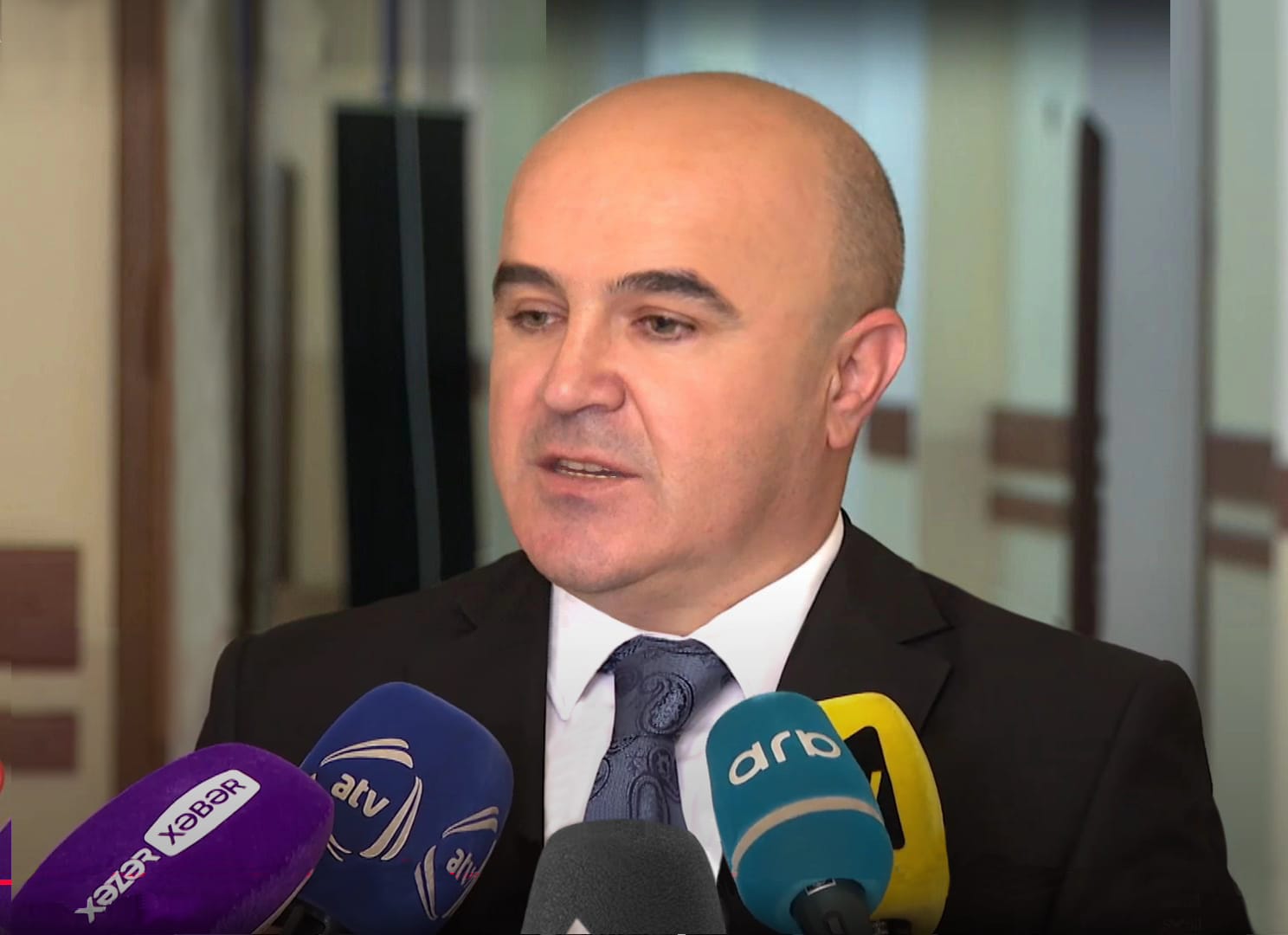 Eldəniz Əmirov: Turizm sektorunda xidmət səviyyəsinin yüksəldilməsi bazar tərəfindən tənzimlənir