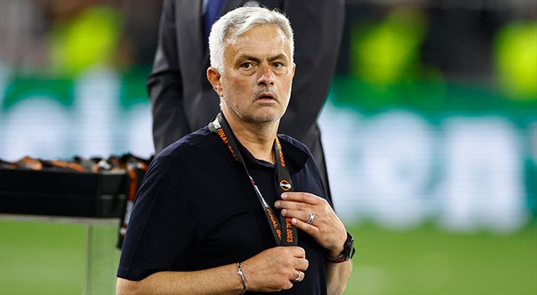 "Fənərbaxça" Mourinyonu istefaya göndərib