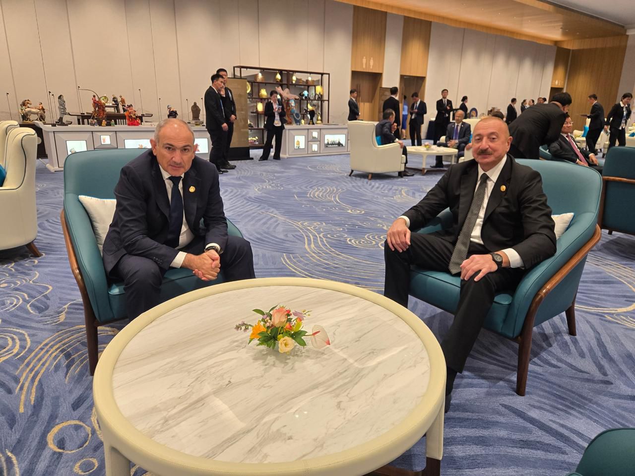 Azərbaycan və Ermənistan liderləri təmasları davam etdirmək barədə razılığa gəliblər