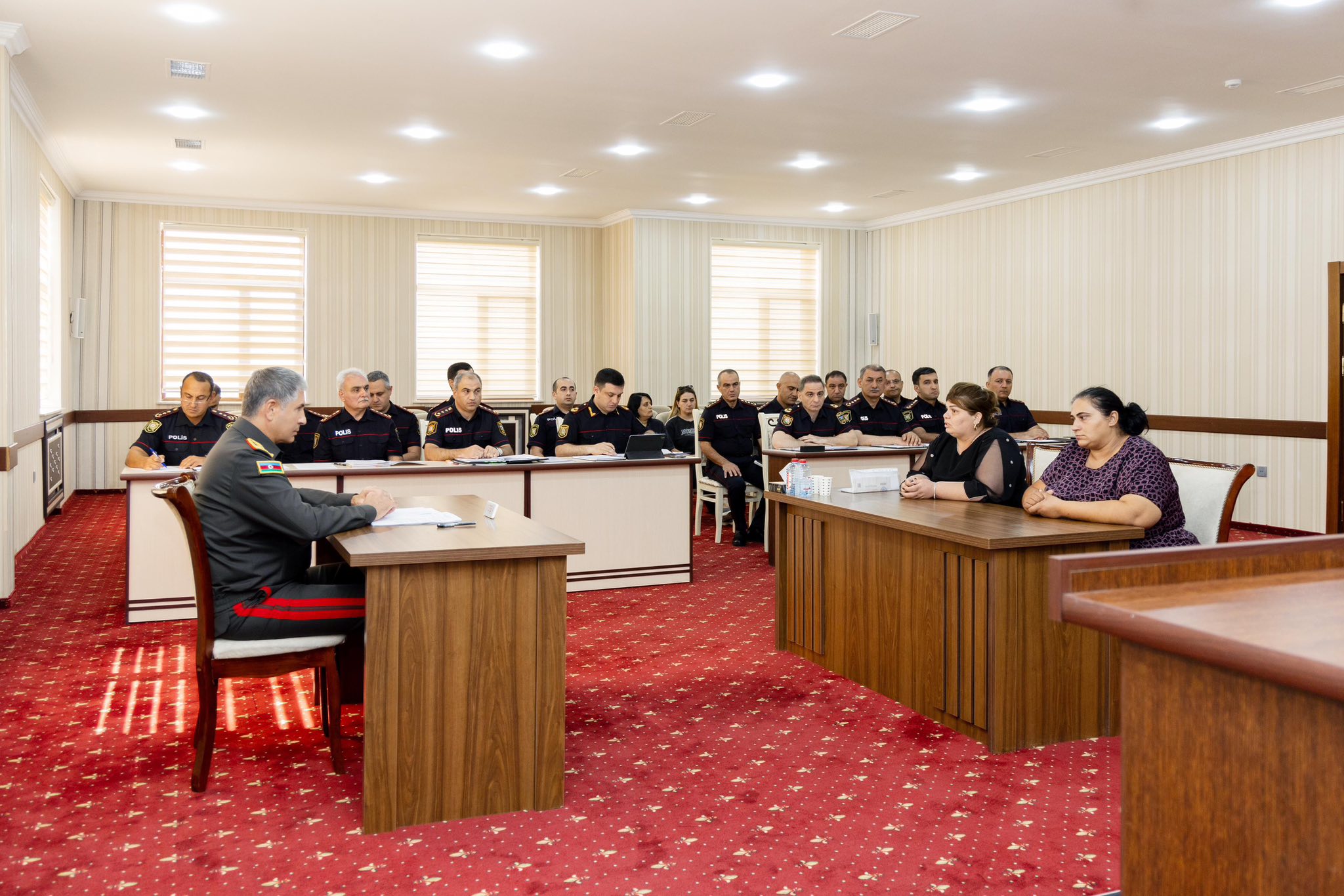 Vilayət Eyvazov Naftalanda vətəndaşların müraciətlərini dinlədi