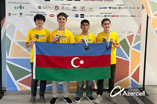 Məktəblilərimiz üç bürünc medalla vətənə dönüblər