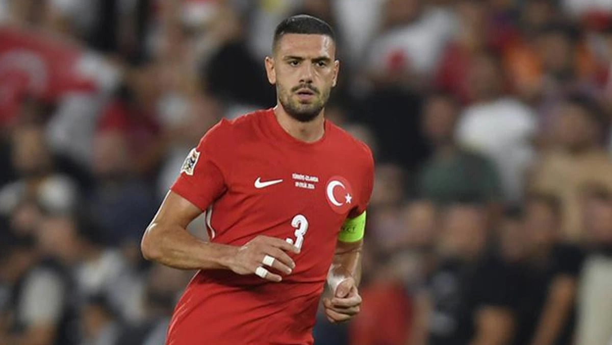 Türkiyə millisinin müdafiəçisi azarkeşlərdən üzr istədi