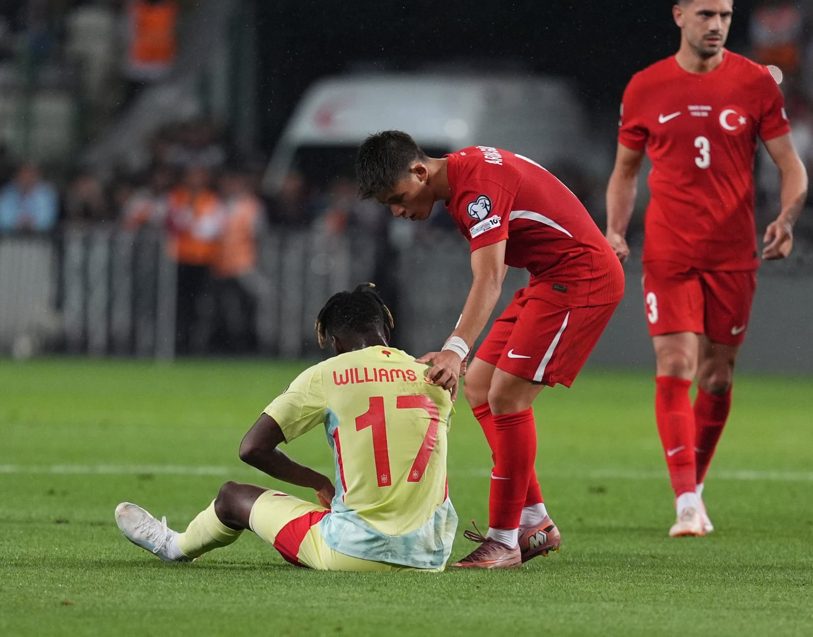 Türkiyə ilə oyunda zədələnən futbolçunun vəziyyəti açıqlandı