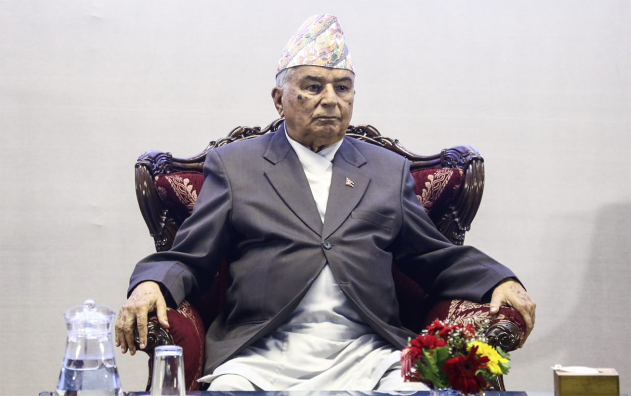 Nepal Prezidenti istefa verib