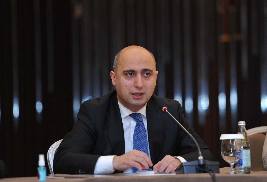 "Müəllim" və "ibtidai" sözlərini yaza bilməyənlər uşaqlarımıza dərs deyib" - Nazir