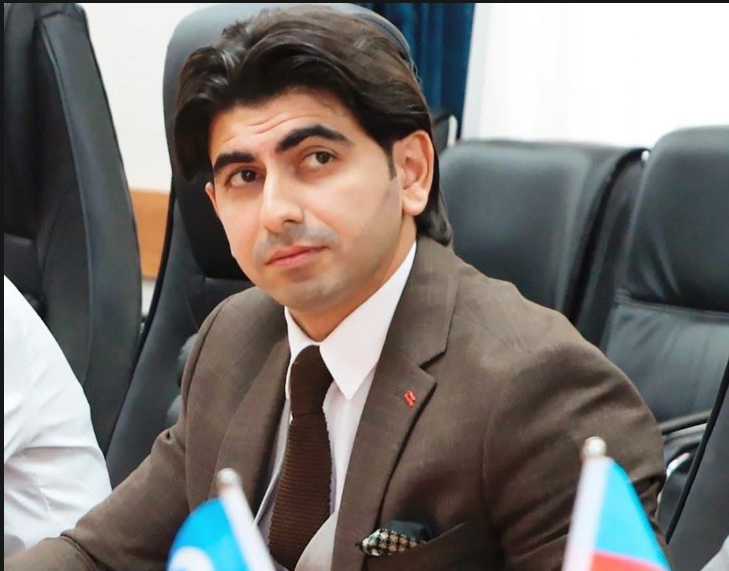 "Məcburi köçkünləri hədəfə gətirmək kimlərə sərf edir?" - Əfsələddin Ağalarov yazır