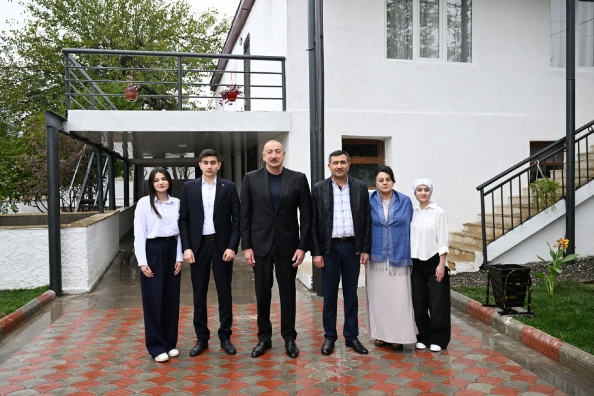 Prezident Hadrut qəsəbəsində olub - FOTOLAR