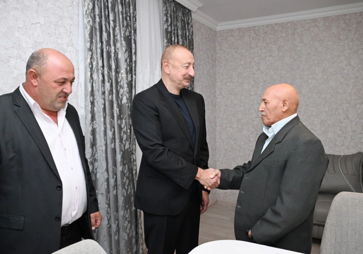 İlham Əliyev Xocavənd rayonunun Qırmızı Bazar qəsəbəsində olub