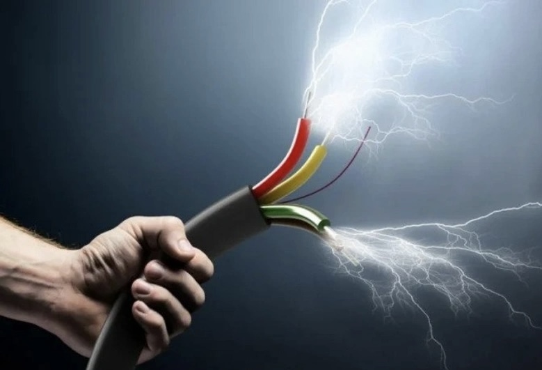 Abşeronda elektrik cərəyanı 64 yaşlı ustanı vuraraq öldürüb