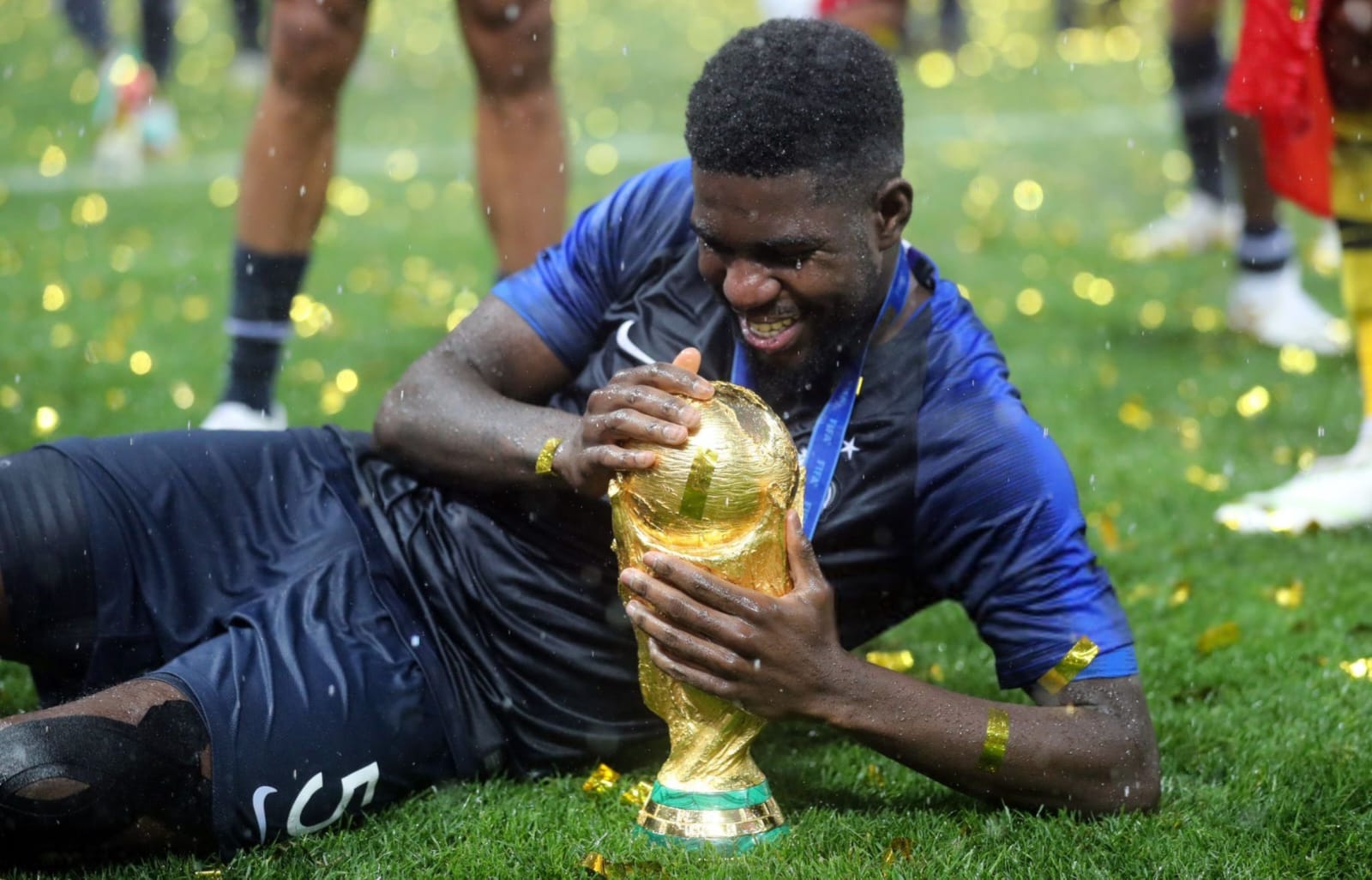 31 yaşında vida: Samuel Umtiti karyerasını bitirdi