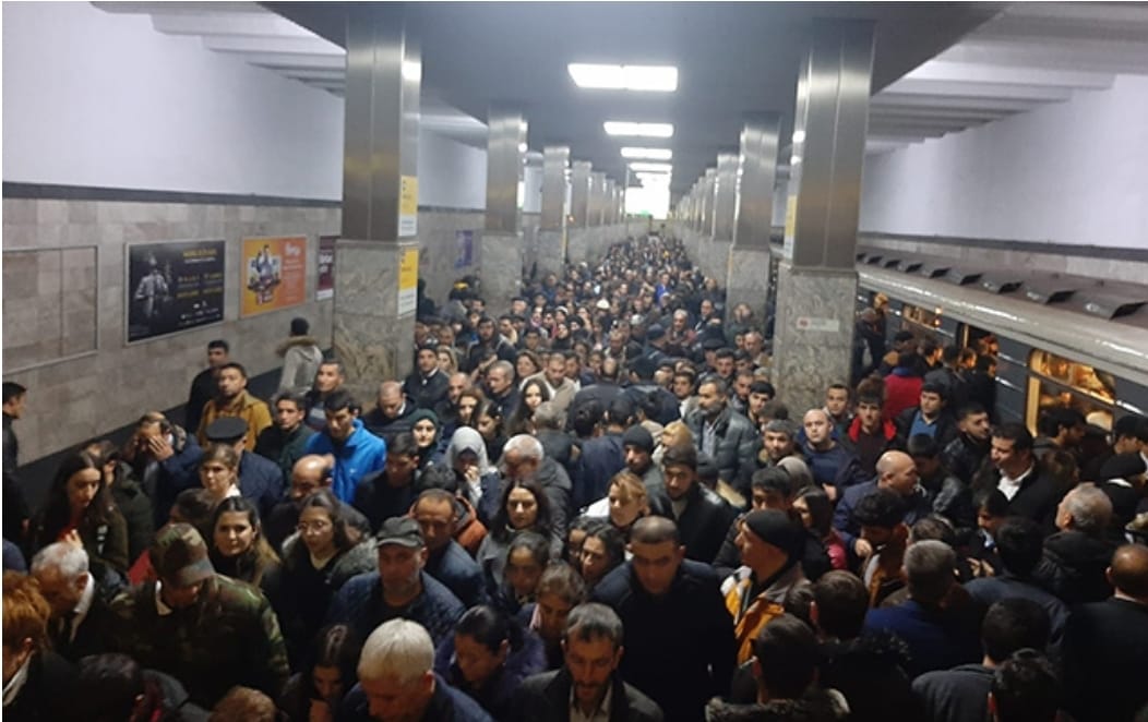 “Bakı Metropoliteni”ndə interval azaldıldı, sıxlıq aradan qalxacaqmı? - Ekspert danışdı 