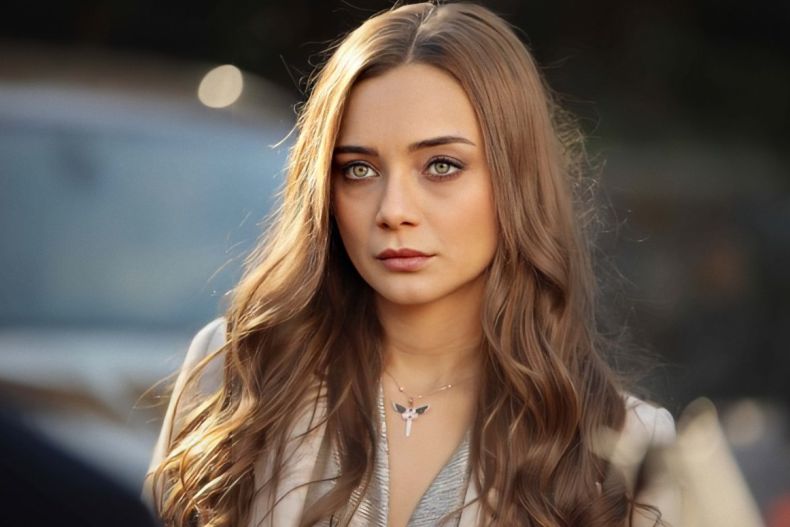 Damla Sönmez "Kızılcık şerbeti"ndə