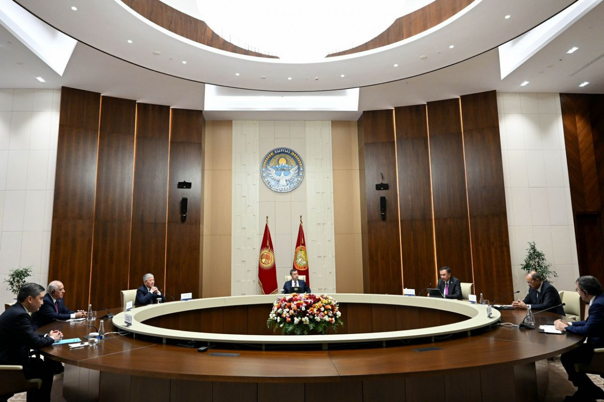 Əli Əsədov Bişkekdə Qırğızıstan Prezidenti ilə görüşdü
