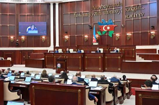 Milli Məclisdə Dövlət Suverenliyi Gününə həsr edilən konfrans başlayıb