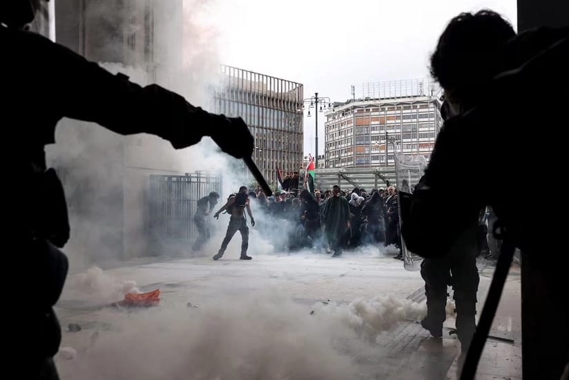 Milanda etirazçılarla toqquşmalarda 60 polis əməkdaşı yaralanıb