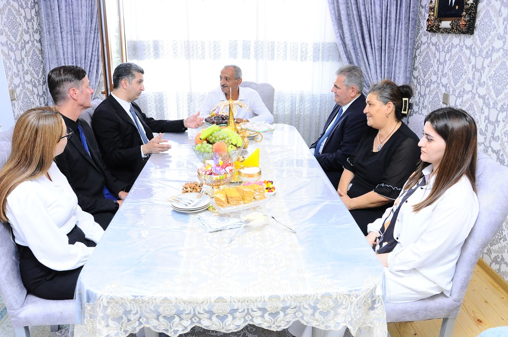 Naftalanda Vətən Müharibəsi Şəhidi Fərid Adıgözəlovun ailəsi ziyarət olunub - FOTOLAR