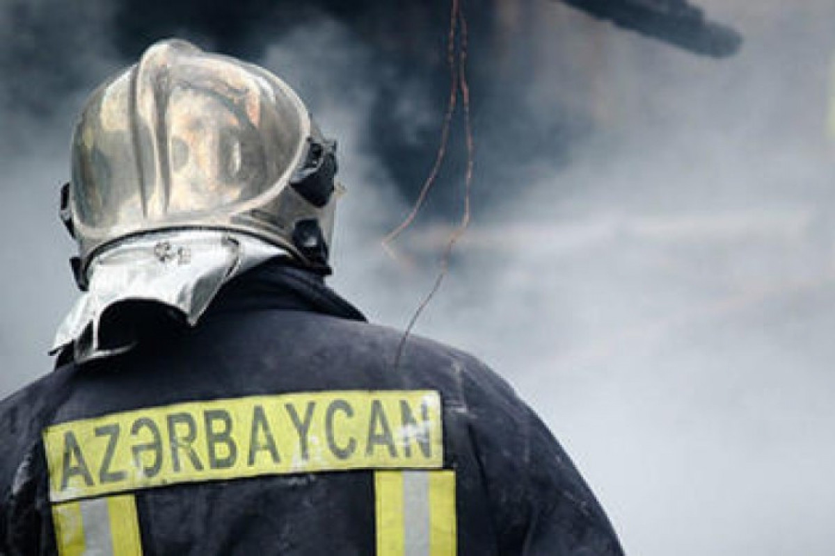 Abşeronda anbarda güclü yanğın baş verib