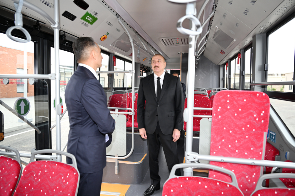 İlham Əliyev “BakuBus”ın Gəncə Avtoparkının açılışında - Fotolar