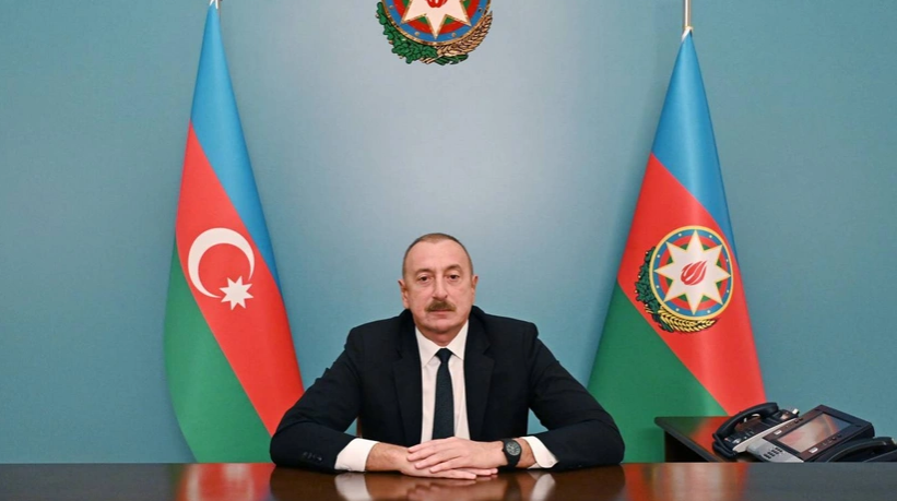 İlham Əliyev Si Cinpini təbrik etdi