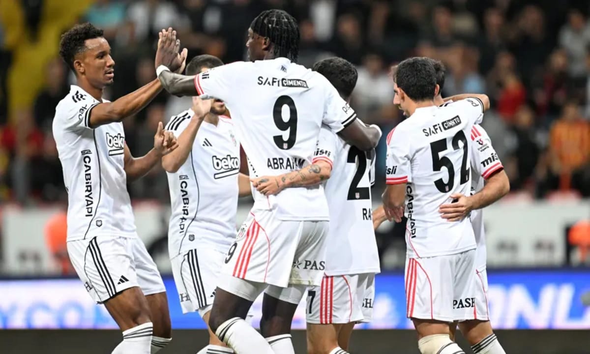 "Beşiktaş" üç xalı üç qolla qazandı