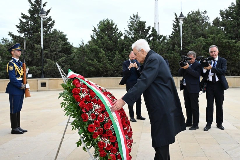 İtaliya Prezidenti Şəhidlər xiyabanını ziyarət edib