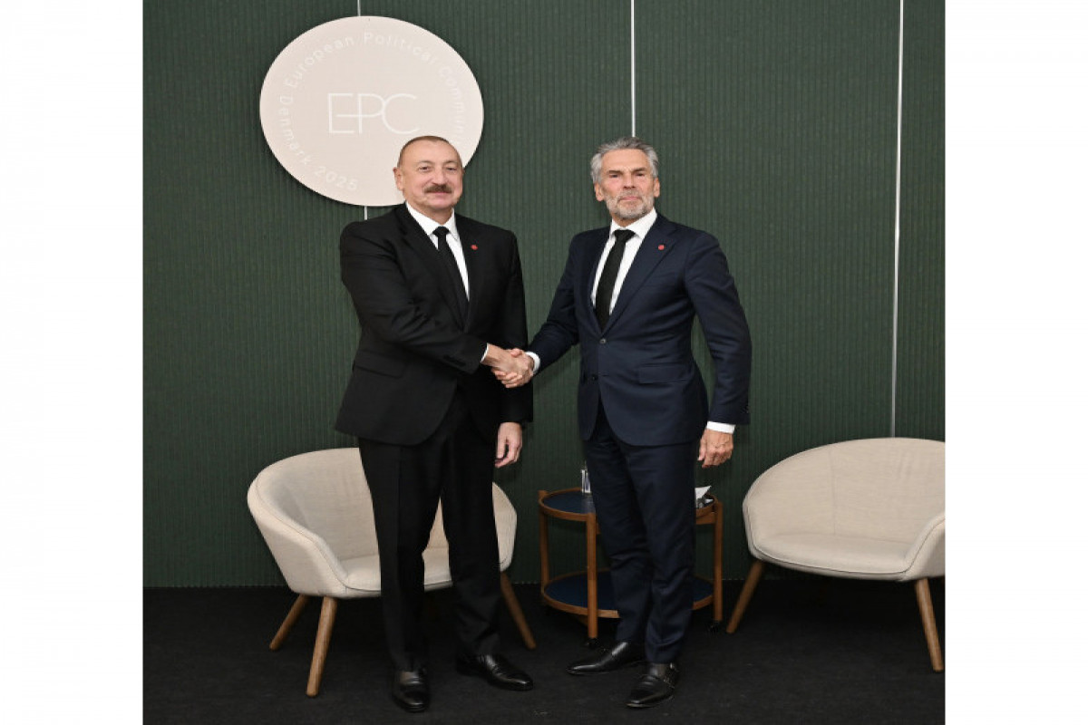 Niderlandın Baş naziri Azərbaycanla əlaqələri yüksək qiymətləndirir