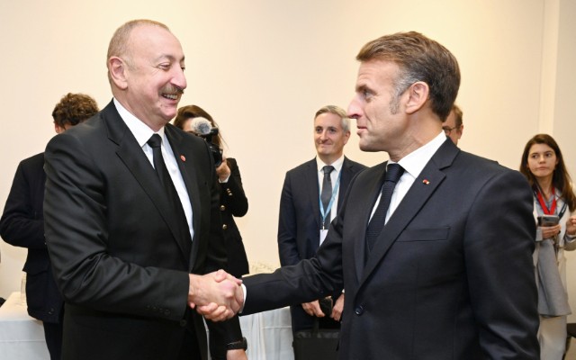 Makron İlham Əliyevi təbrik etdi - FOTOLAR