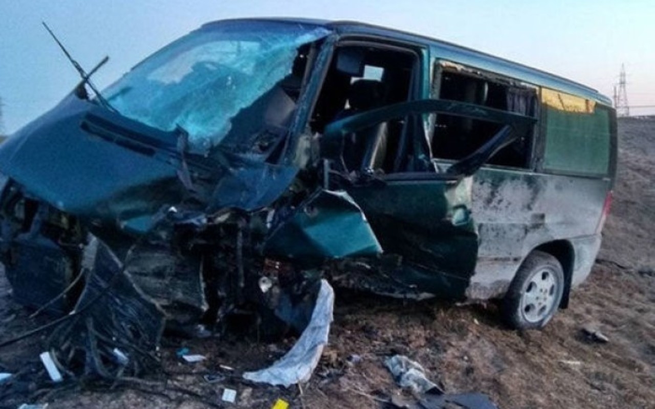 Ağdaşda sərnişin avtobusu qəzaya uğradı - Yaralılar var