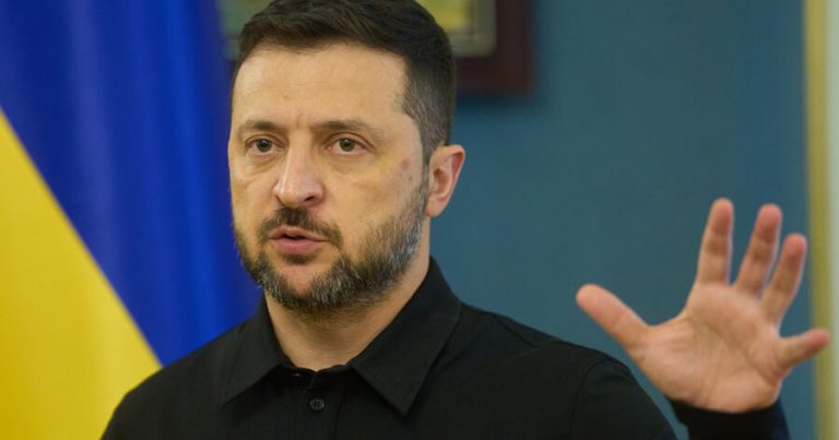 Zelenski Rusiyaya qarşı yeni sanksiyalar elan edib