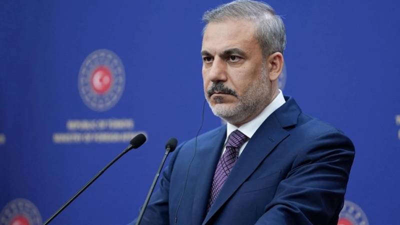 Fidan: Rusiya və Ukrayna bir-birinə müharibəni davam etdirə biləcəklərinə dair mesaj verir