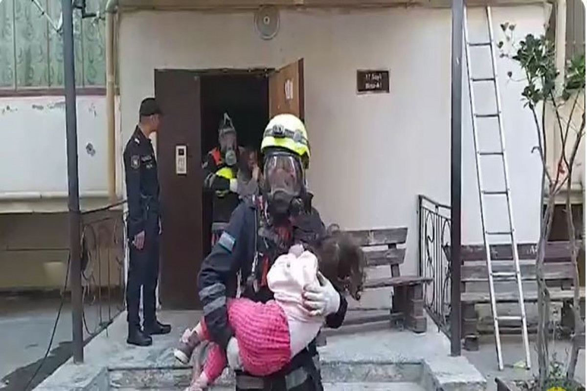 Xırdalanda yaşayış kompleksində yanğın olub, sakinlər təxliyə edilib - VİDEO