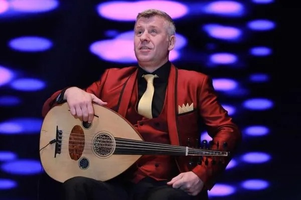 Görmə məhdudiyyətli müğənni velosiped turuna qatılacaq