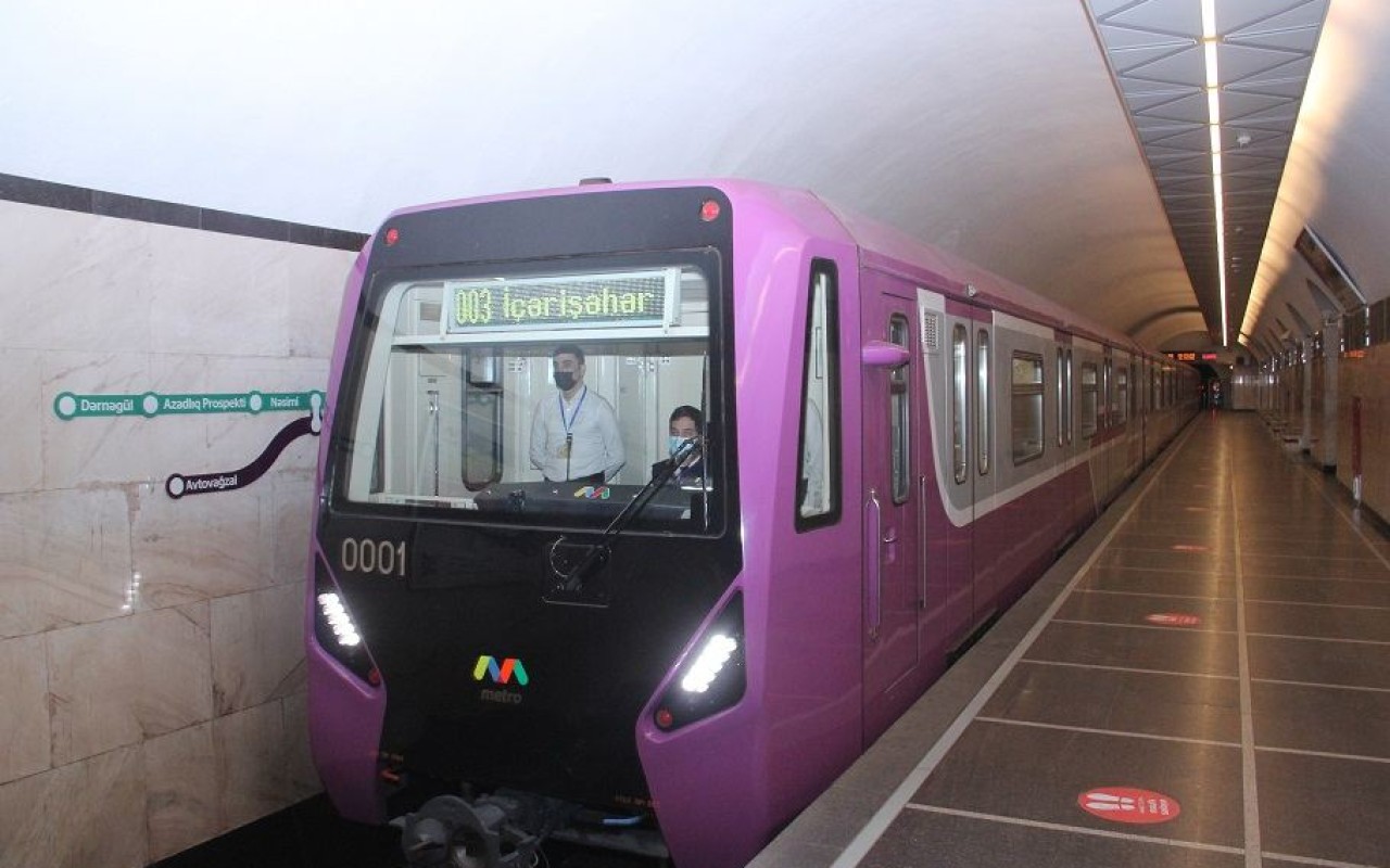 Bakı metrosunda qatarların hərəkəti ləngiyib