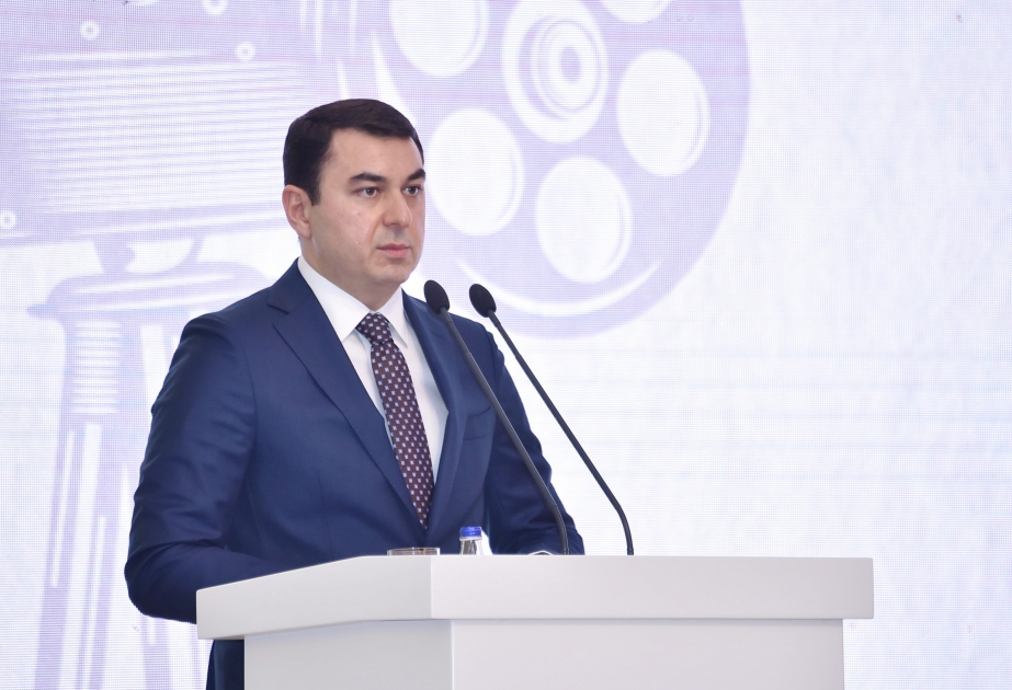 Mədəniyyət naziri rəisi işdən çıxardı, yerinə müavinini təyin etdi
