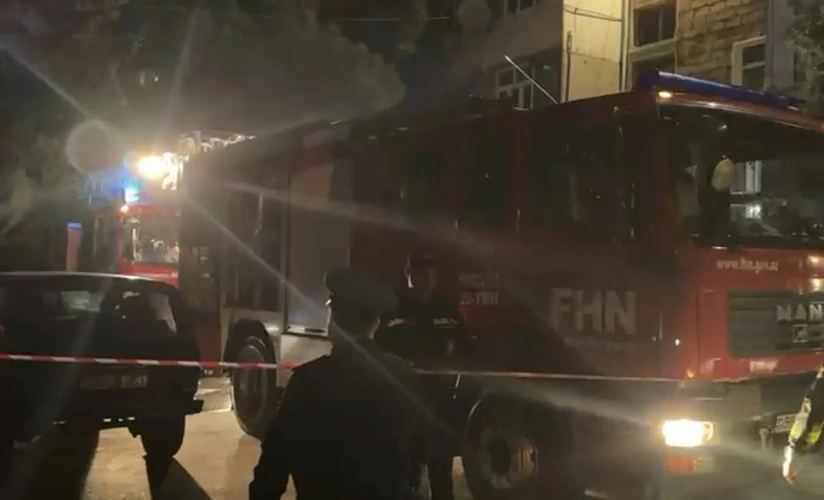 Sumqayıtda yaşayış binasında yanğın olub