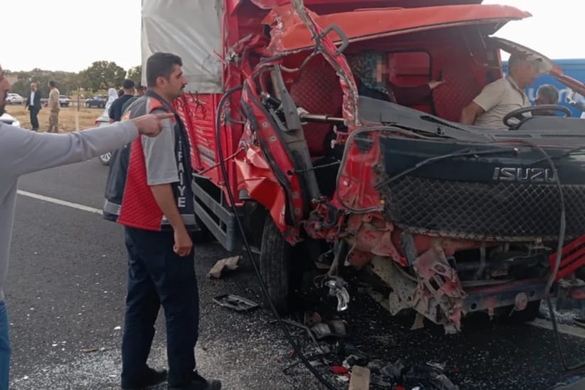 Türkiyədə yol qəzasında 15 nəfər xəsarət alıb