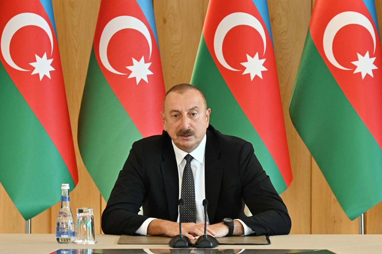 İlham Əliyev "Rebuild Karabakh-2025" sərgisinin iştirakçılarına müraciət ünvanladı