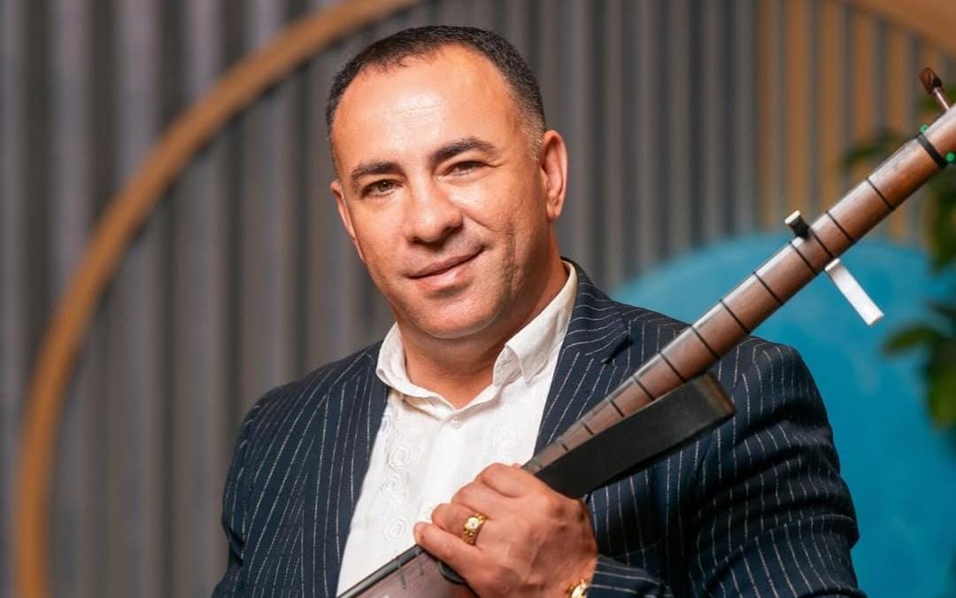 Aşıq Mübariz "Oğluma müğənni qız almaram" dedi, tənqid olundu