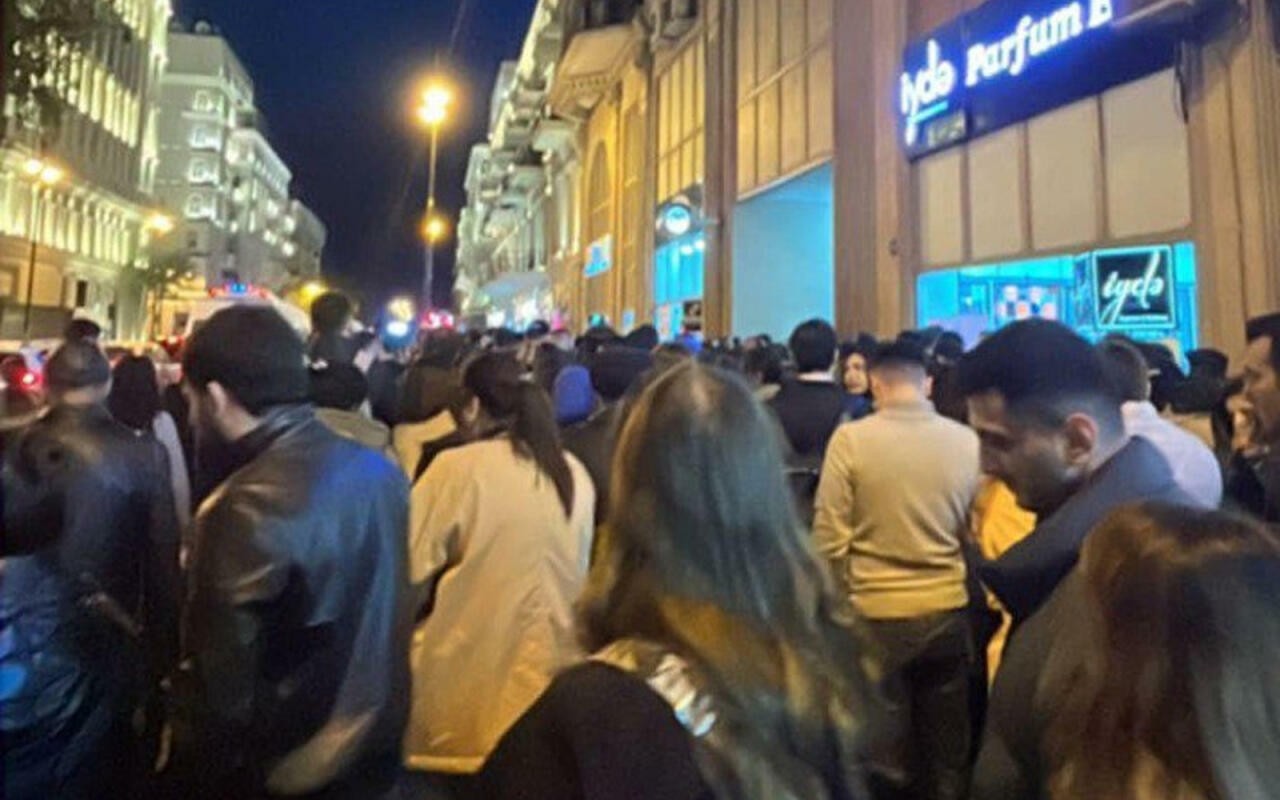 Kartların işləməməsi izdihama səbəb oldu