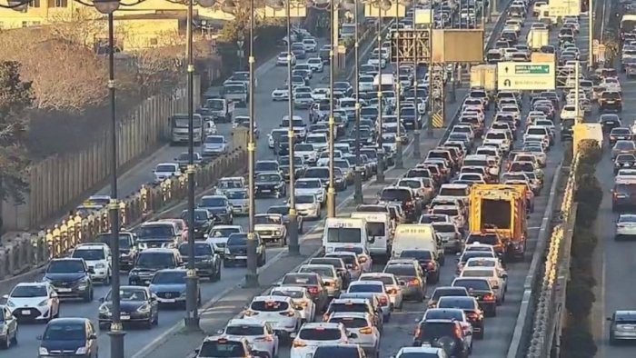 Bakının bir sıra yollarında tıxac müşahidə olunur