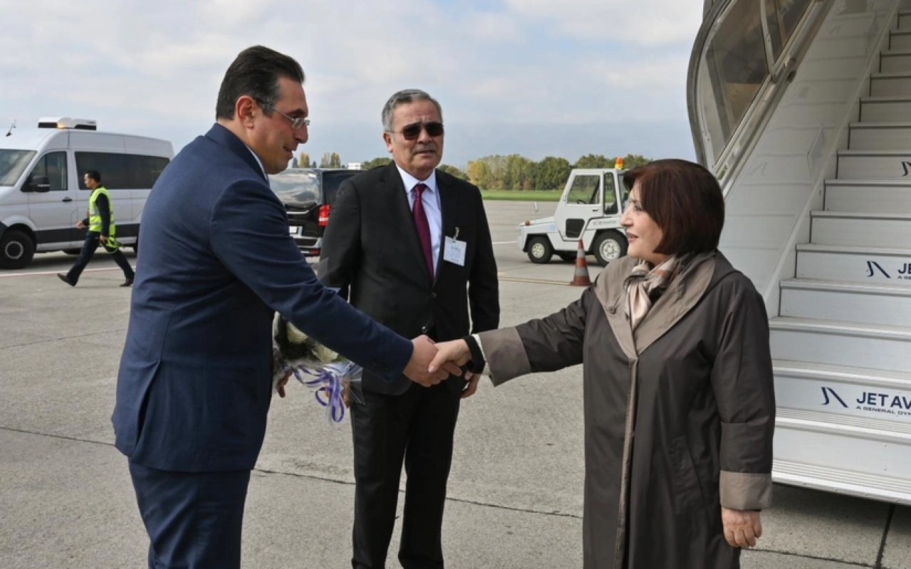 Sahibə Qafarova İsveçrəyə getdi