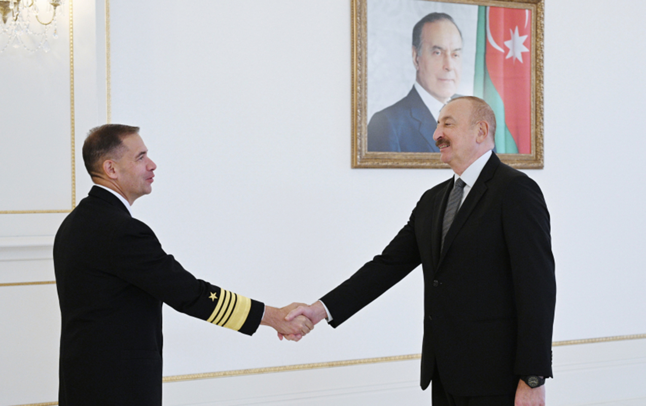 Prezident amerikalı rəsmini qəbul etdi - Fotolar
