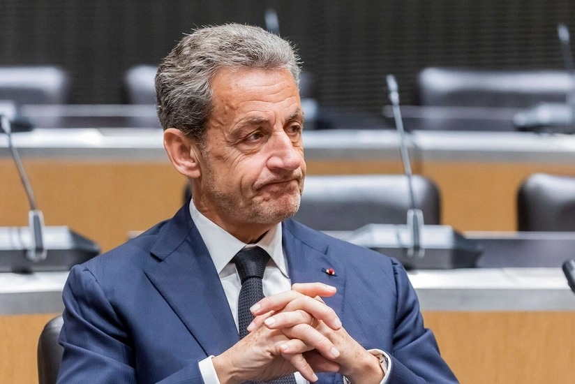 Nikola Sarkozi cəzasını təcridxanada çəkəcək