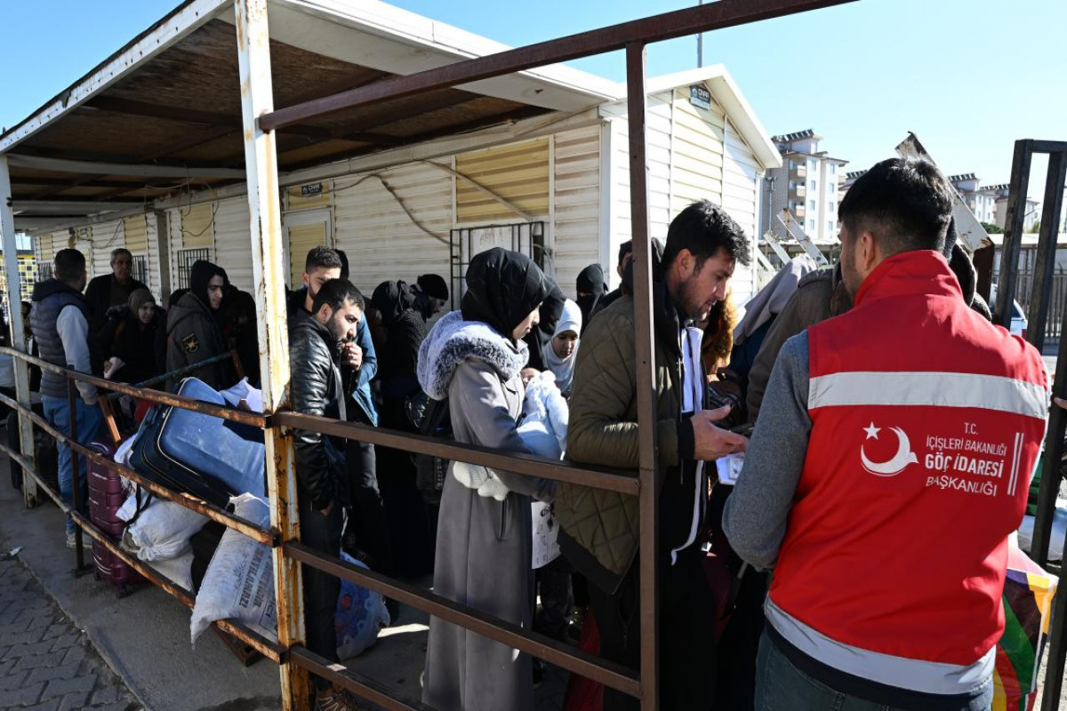 Türkiyədən ölkələrinə qayıdan suriyalıların sayı açıqlanıb