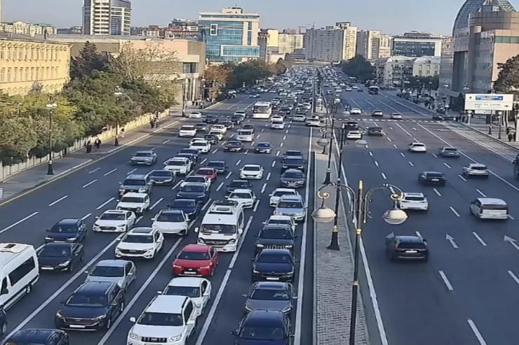 Bakıda sıxlıq olan yollar açıqlanıb - SİYAHI
